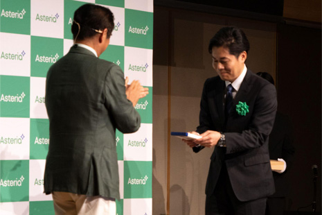 シーバイエス受賞の様子