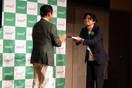 パナソニック インフォメーションシステムズ宮前様授賞の写真