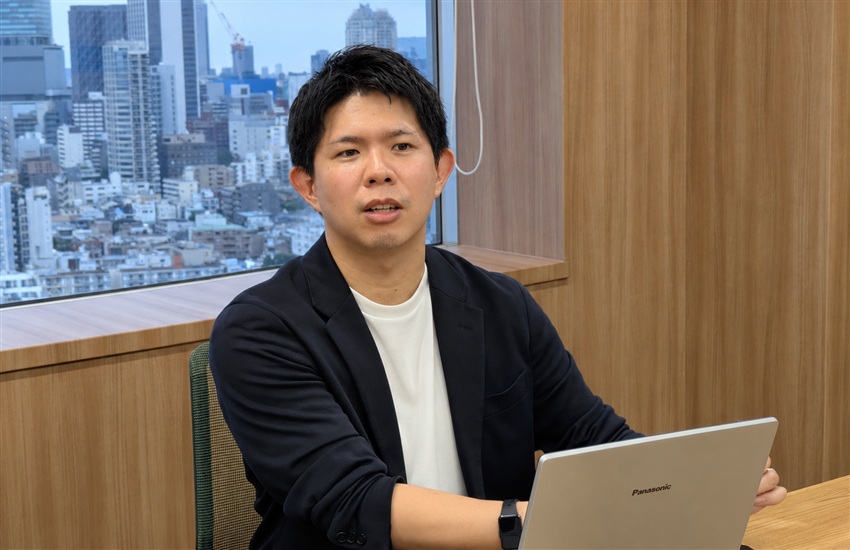 取材で話すサイボウズの南崎健太郎氏